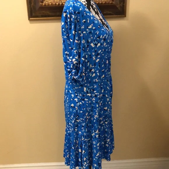 Vince Camuto off v-neck, pretty scrunched shirt sleeves fit & flare dress - Picture 8 of 15